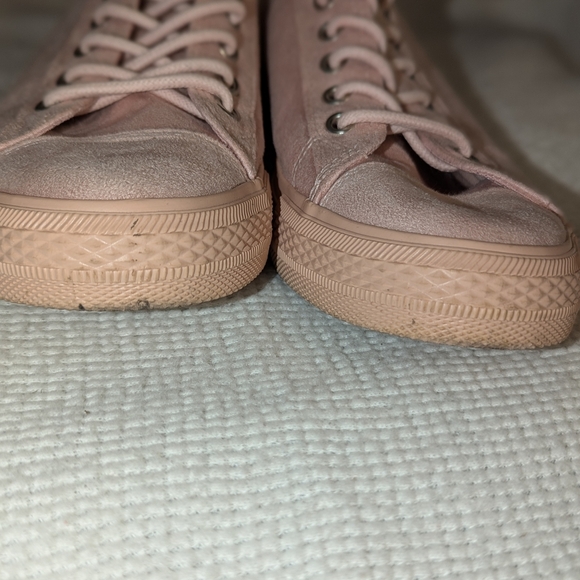 Falls Creek Pink Sneakers with Monochromatic Design - Picture 7 of 8